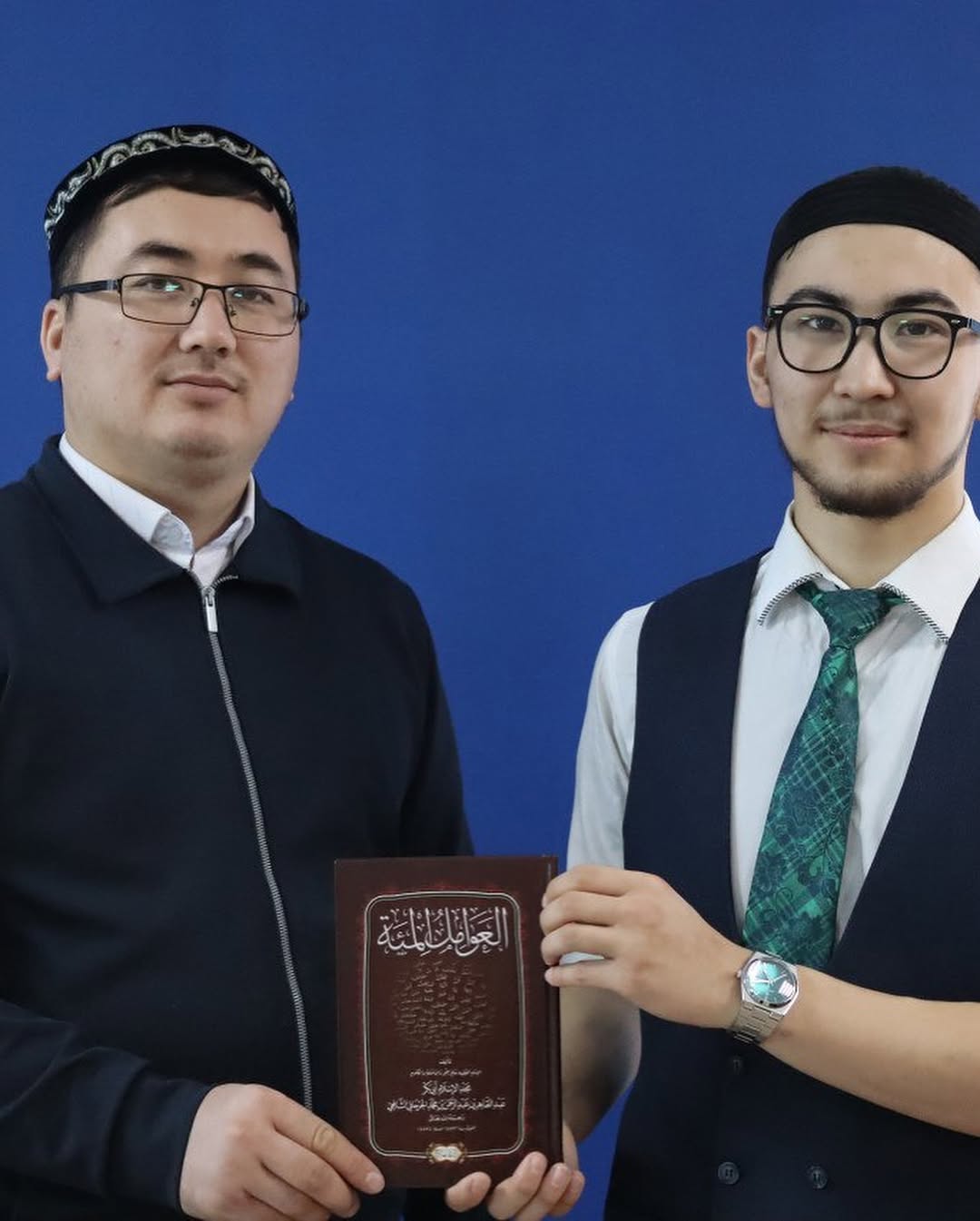 kitap-aqyldyn-azygy-bilimnin-qazynasy-ol-bizdi-otkennin-danalygymen-susyndatyp-bolasaqqa-zol-silteidi-arbir-beti-zanalyq-arbir-zoly-tagylym-nagyz-serik-te-synaiy-ustaz-da-kitap-kitaptyn-qundyly-4.jpg