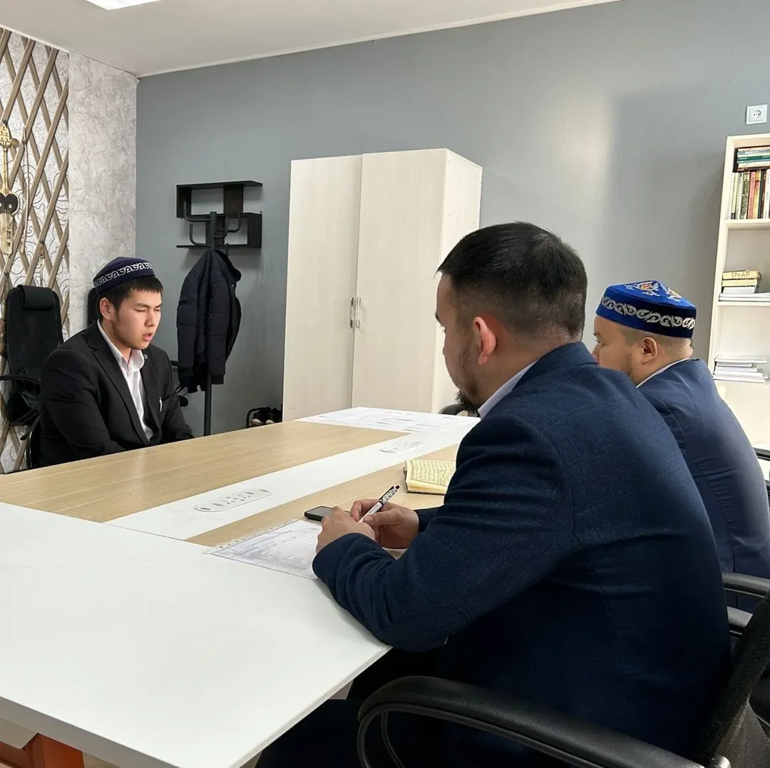 medrese-kolledz-sakirtterinen-daiyndyq-emtixanyn-aldy-bas-mufti-nauryzbai-qazy-taganulynyn-zyldyq-zosparyna-sai-dini-oqu-agar-2.jpg