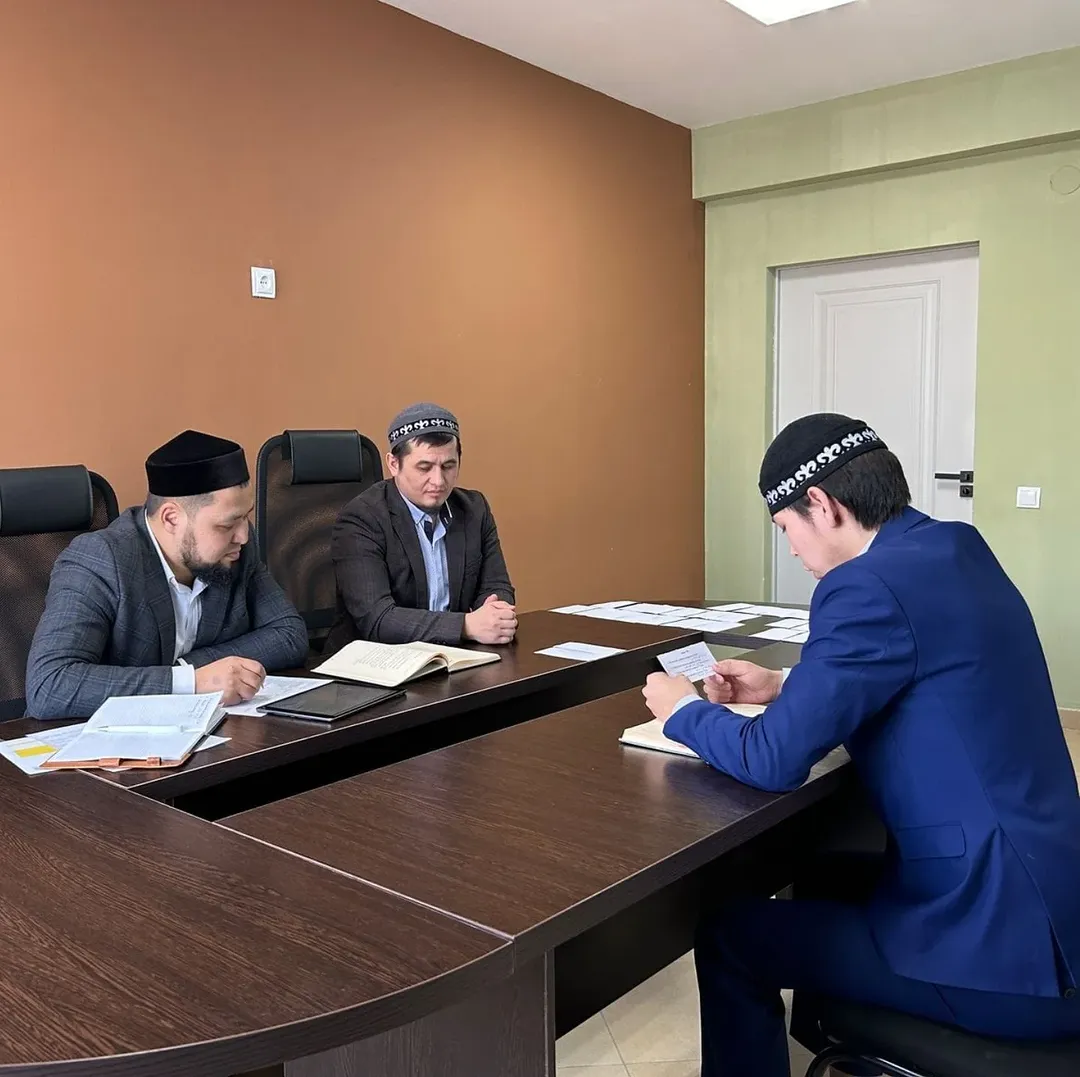 medrese-kolledz-sakirtterinen-daiyndyq-emtixanyn-aldy-bas-mufti-nauryzbai-qazy-taganulynyn-zyldyq-zosparyna-sai-dini-oqu-agar-3.jpg