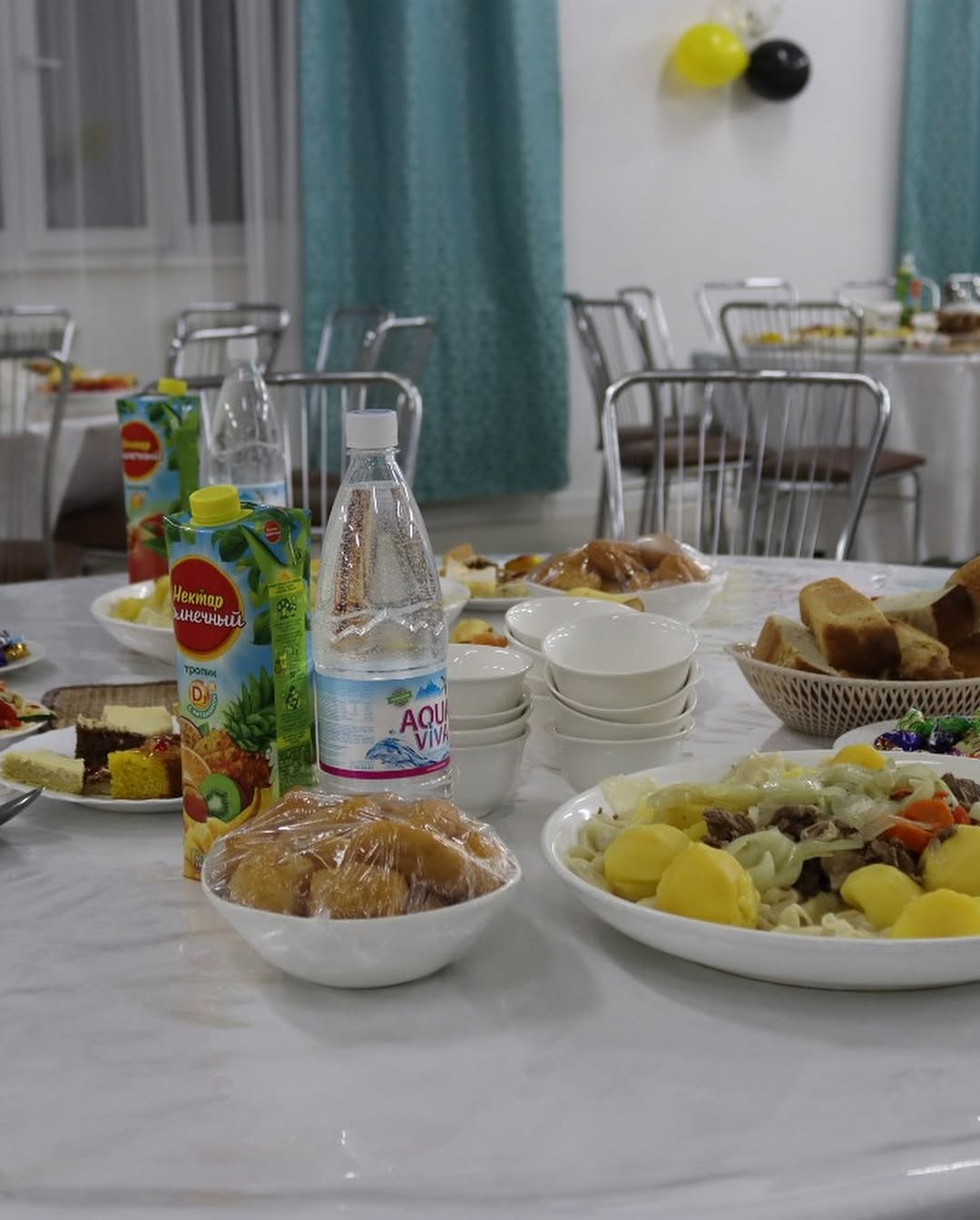 medresemizde-qasietti-aidyn-berekesi-sezilip-ilim-zolyndagy-sakirtter-birlik-pen-taqualyqta-uaqyt-otkizude-kun-saiyngy-auyzasar-bauyrmaldyqtyn-belgisi-bilim-alusylar-men-ustazdardyn-zurekterin-zaqyndastyra-4.jpg